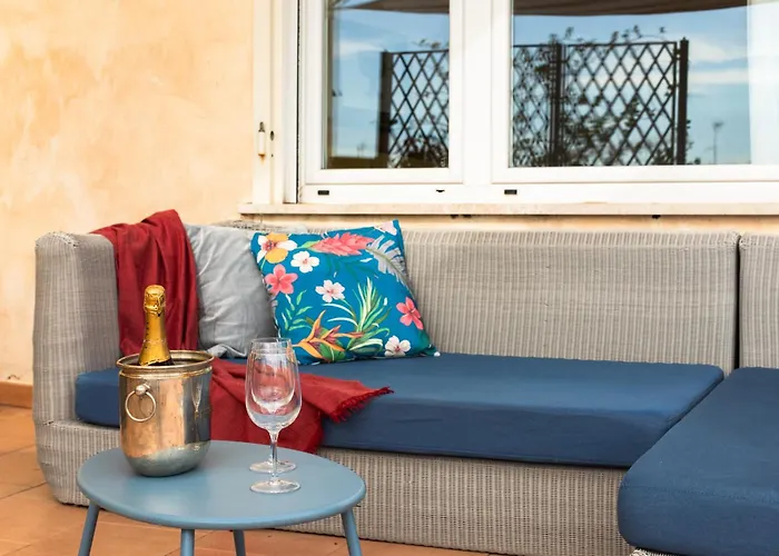 Apartment Iflat Penthouse Capitol Rom